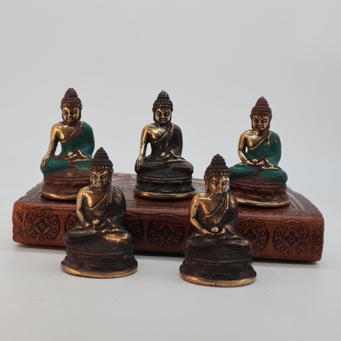 Mini-Buddha im Sitzen, Meditieren