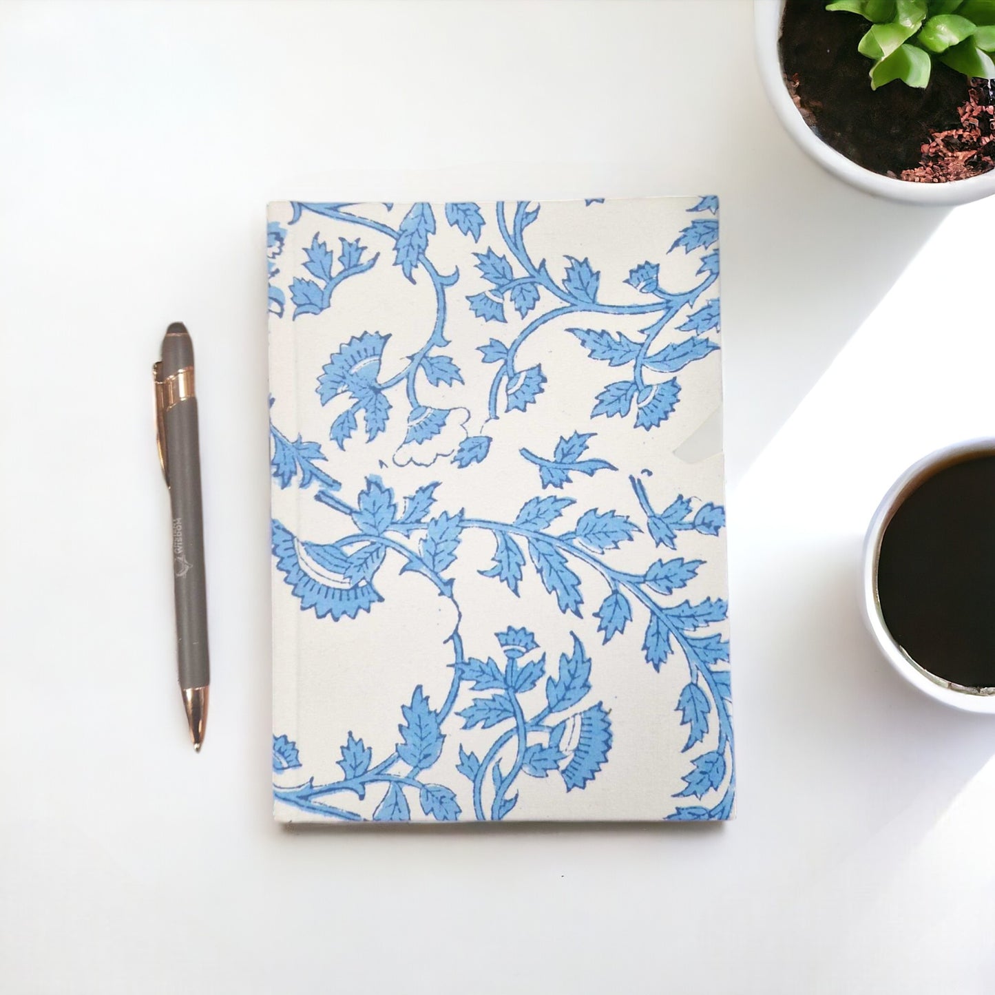 Notizbücher mit Baumwolleinband, 20 x 15 cm, 96 Seiten, Blassblaues Blumenmuster