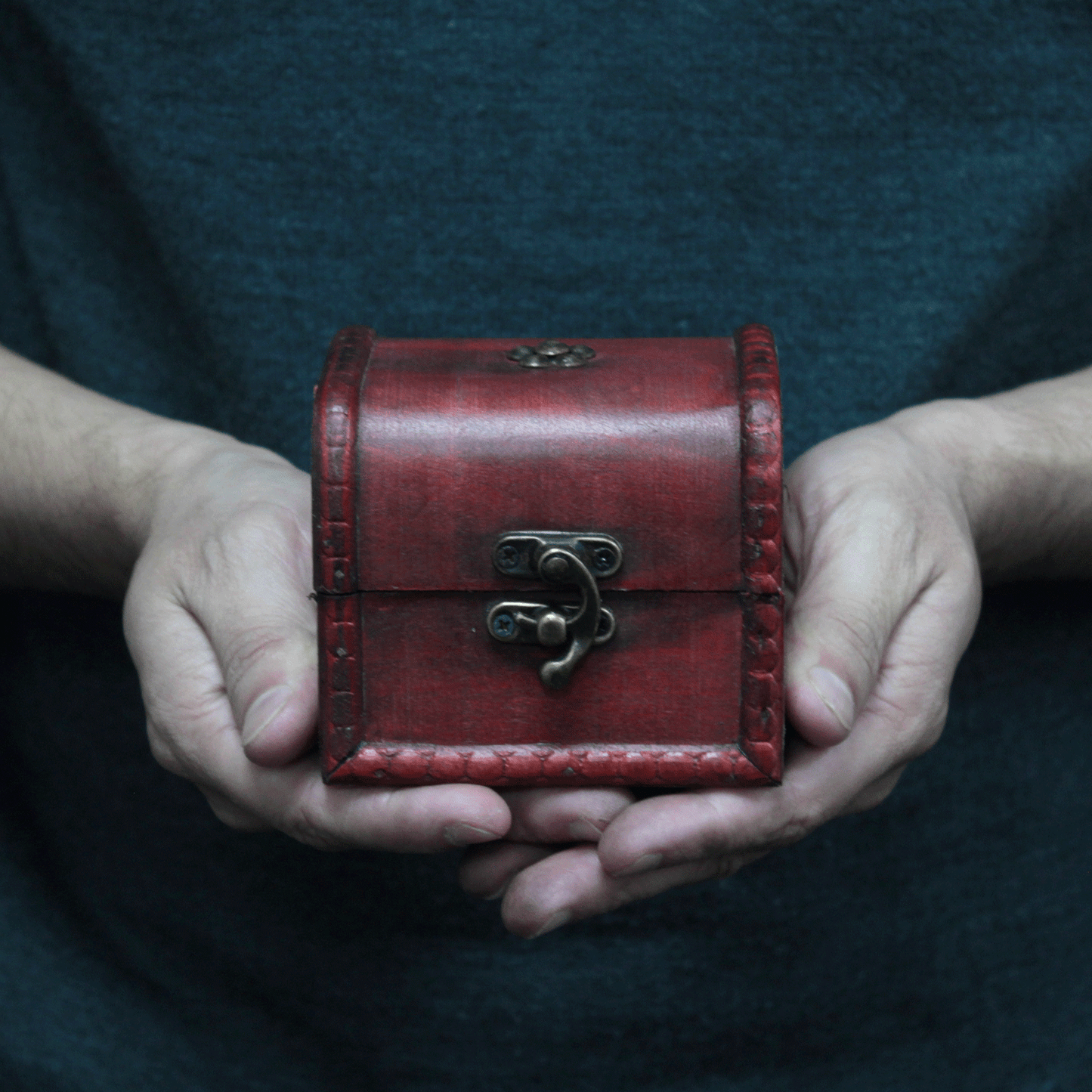 Small Classic Chest. 8.5cm x 10cm x 8.5cm