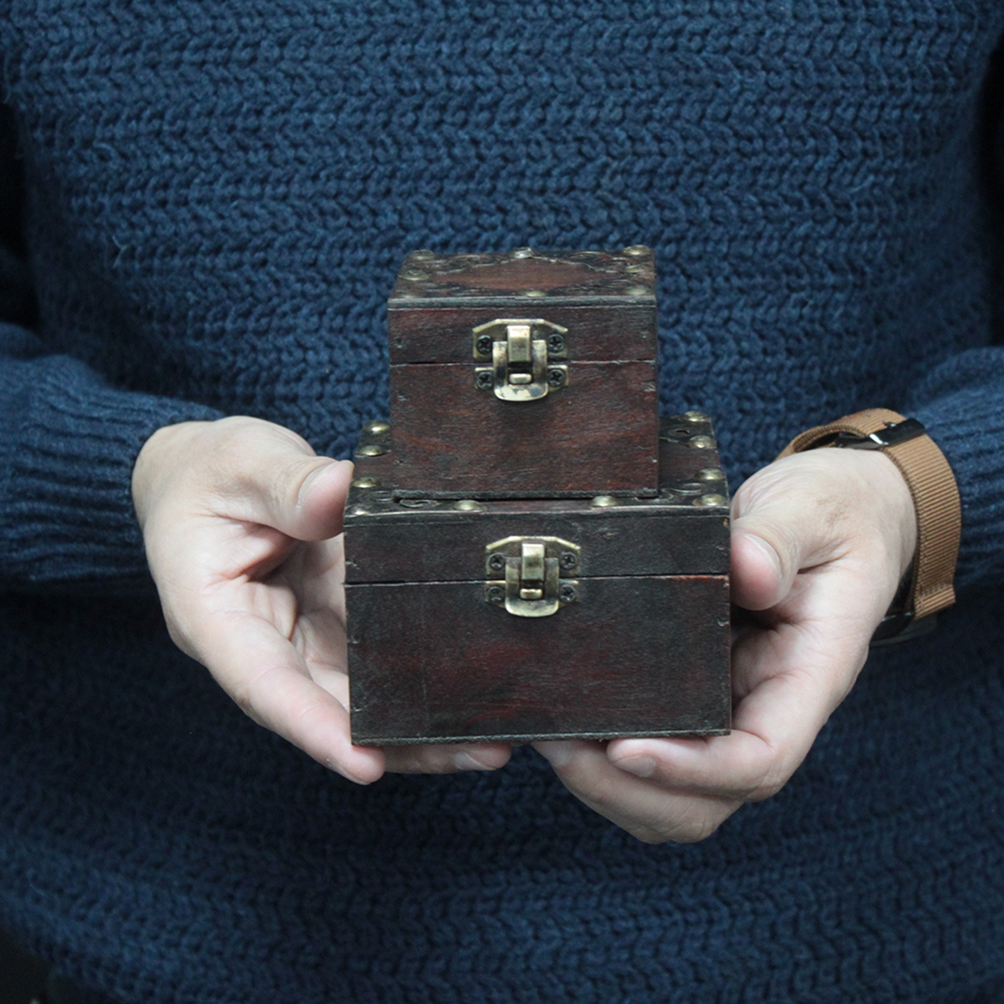 Set of 2 Gothic Square Boxes. 10cm x 6cm x 10 cm / 7cm x 5.5cm x 7cm