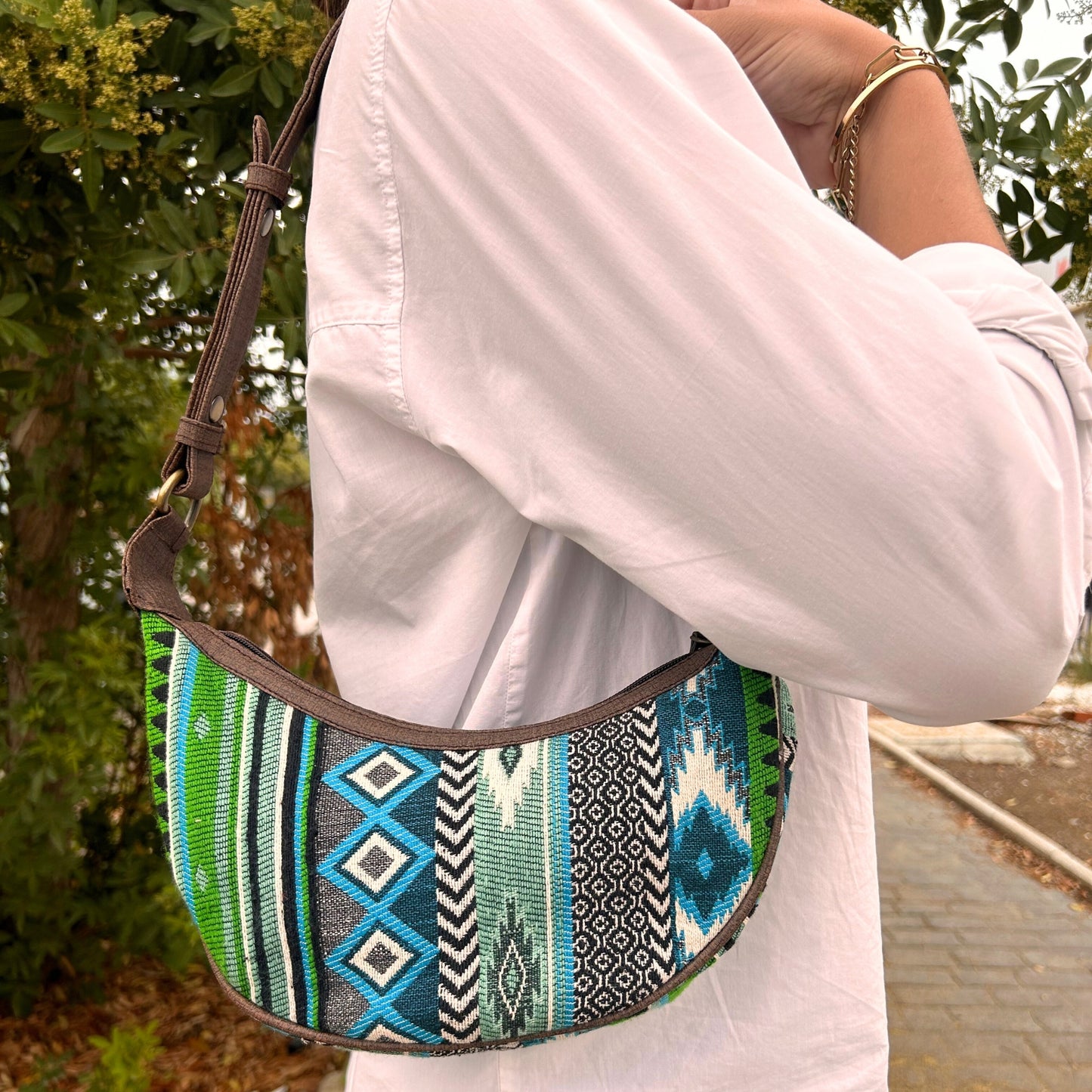 Jacquard Hobo Bag – Kräftiges Grün (brauner Riemen)