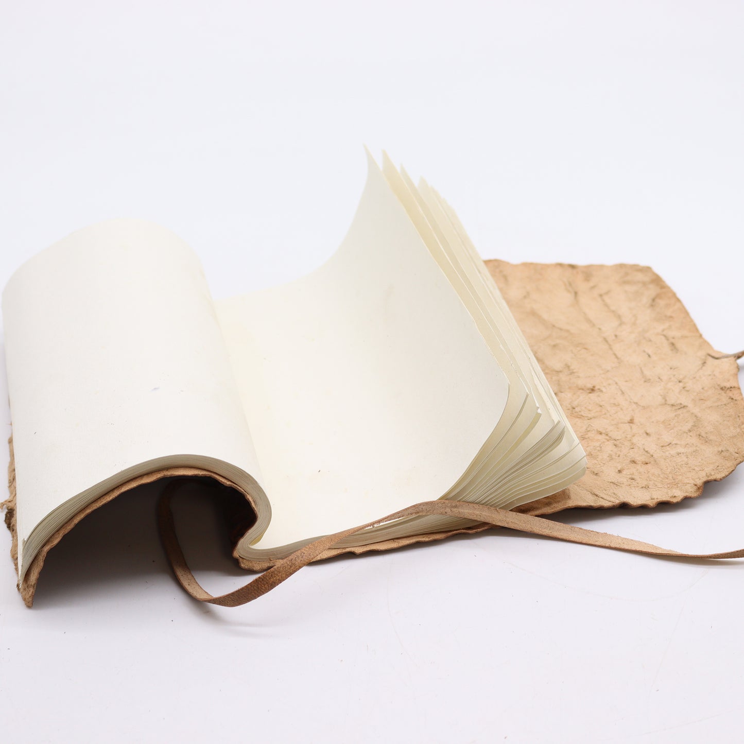 Reisenotizbuch aus gerolltem Leder – 96 Seiten – Natur 21 x 15 cm