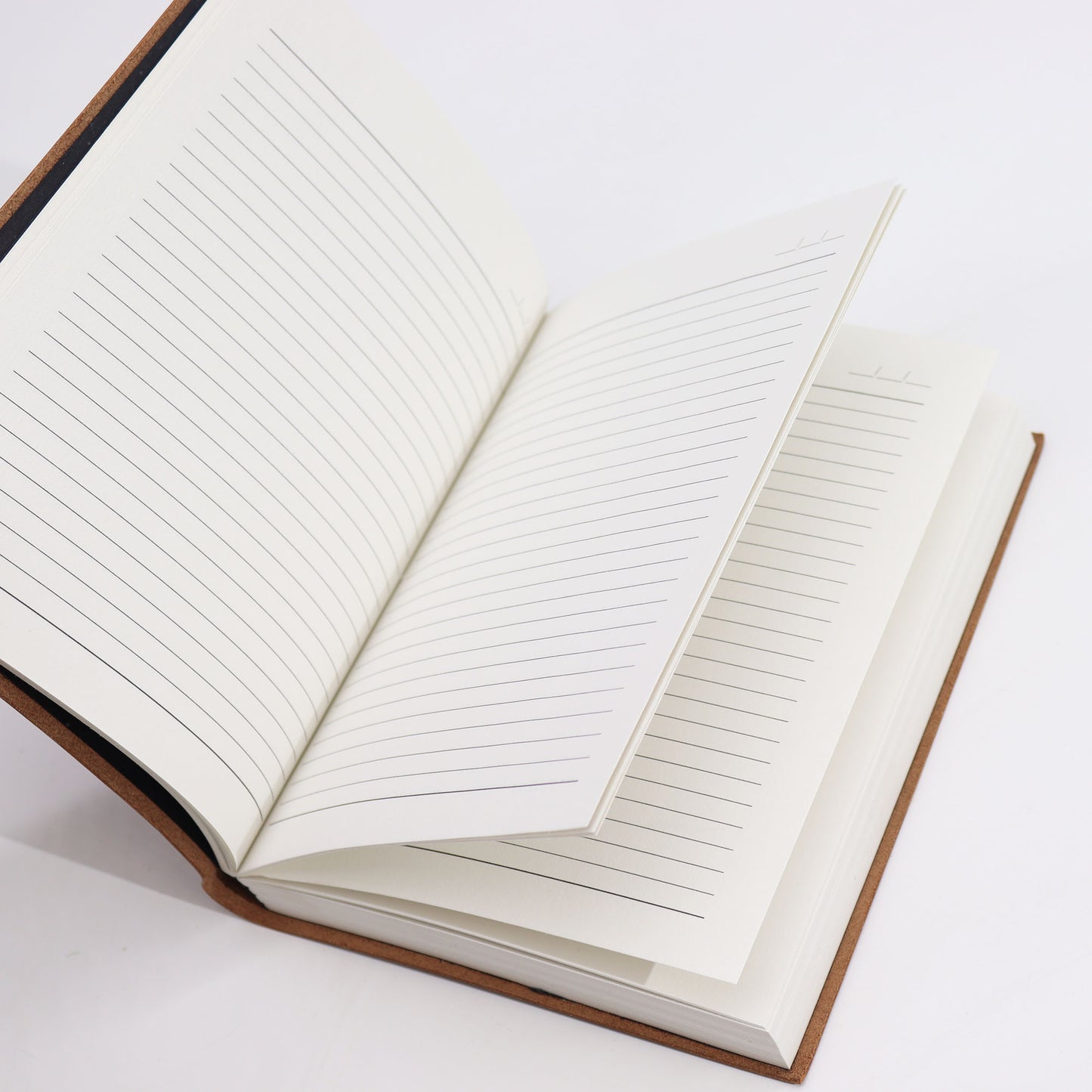 Großes dunkelbraunes Notizbuch für den Alltag – 100 linierte Seiten – 20 x 15 cm