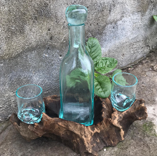 Geschmolzenes Glas auf Holz - Whisky Set