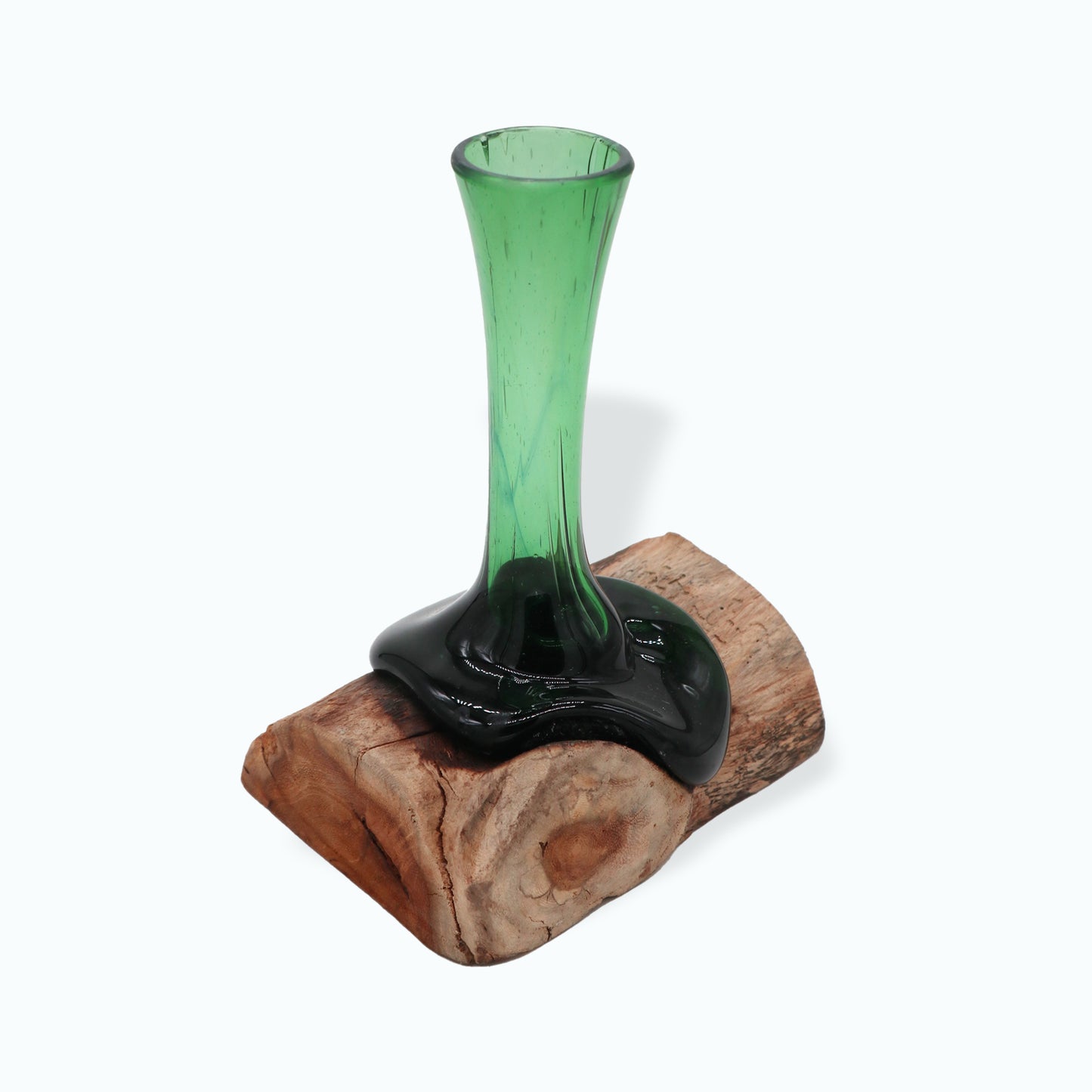 Recycelte Bierflaschen - Blumenvase auf Holz