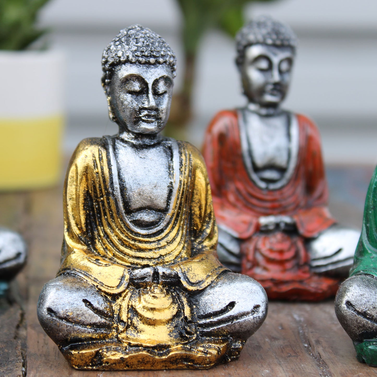 Silberner Mini-Buddha (verschiedene Farben)