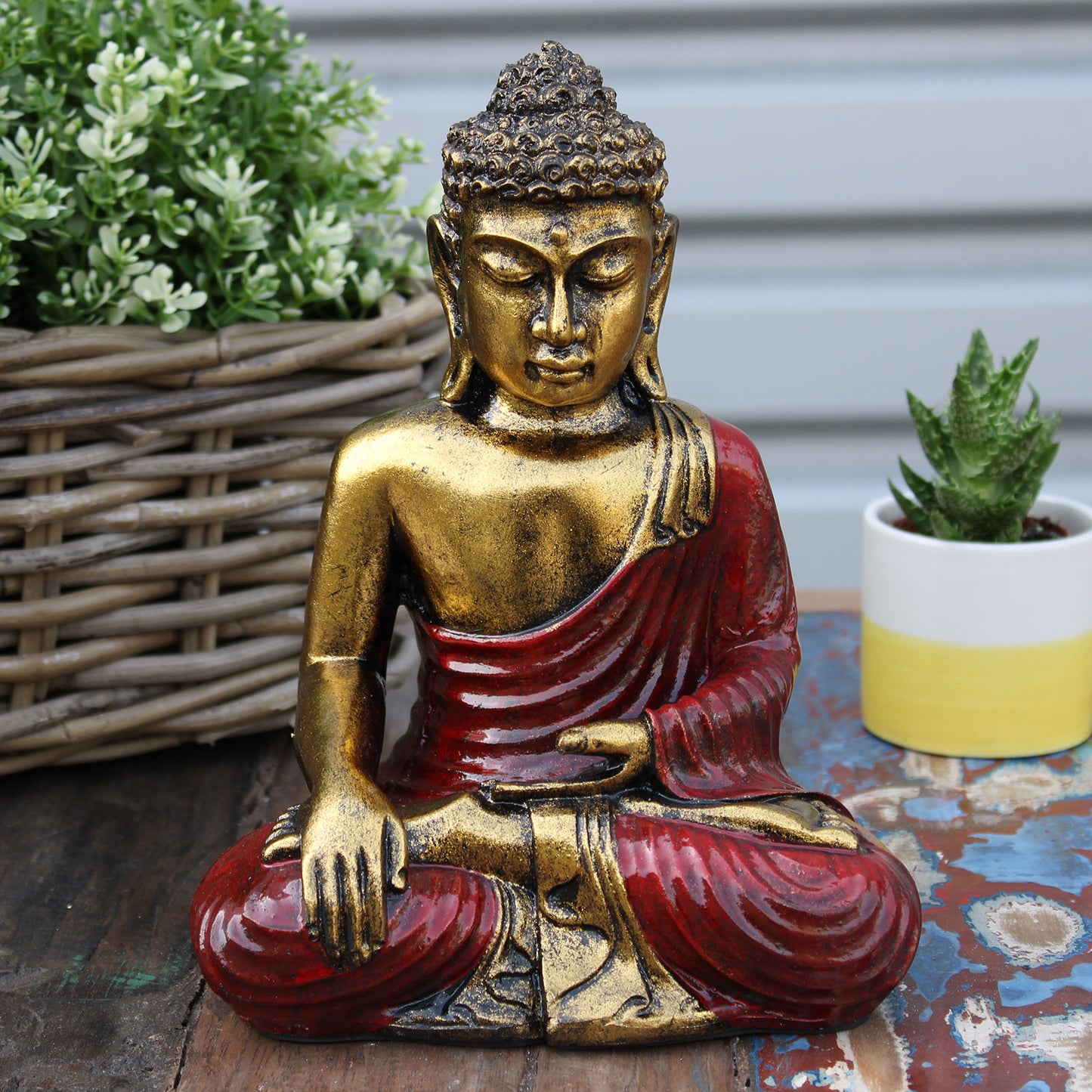 Roter und goldener Buddha - Groß