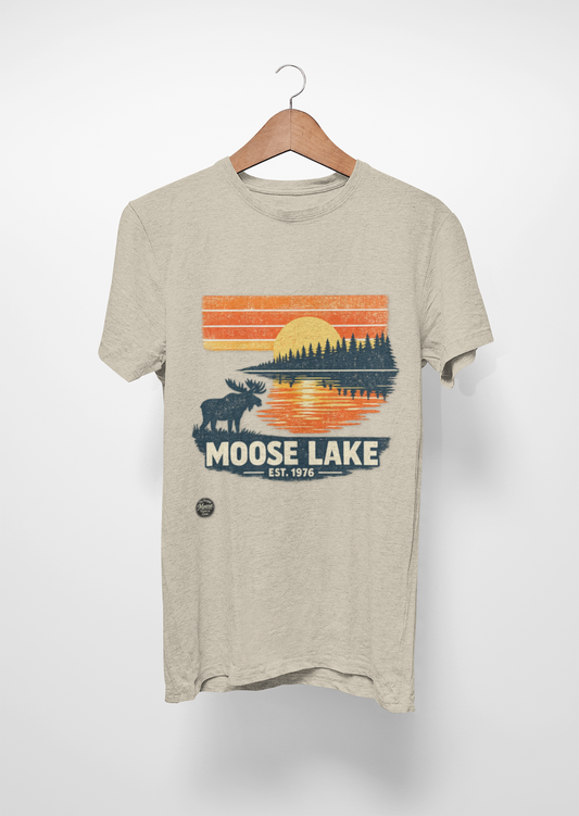 Moose Lake Sunset Vintage Lake Camping T‑Shirt