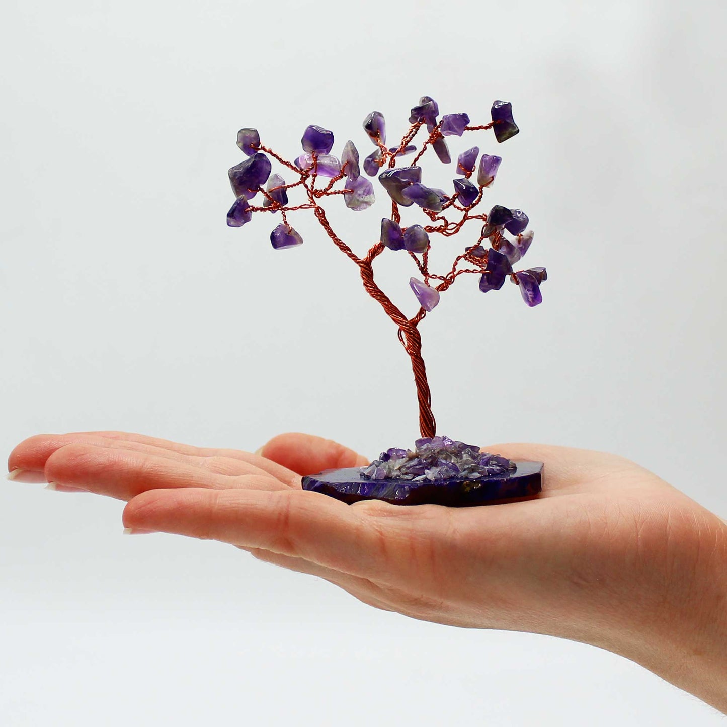 Edelsteinbaum – Amethyst auf natürlicher Achatbasis (35 Steine)