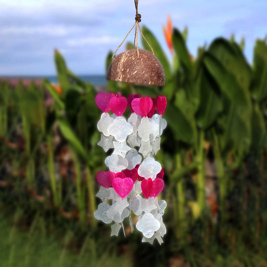 Windspiele aus Kokosnuss und Capiz – Rosa und Weiß, gemischte Formen – 35 cm