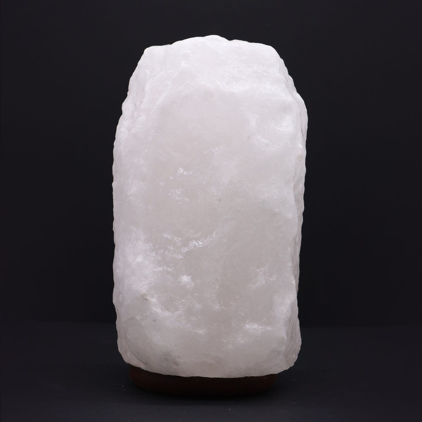 Himalaya-Salzlampe aus Kristallgestein – mit Sockel, ca. 8–10 kg