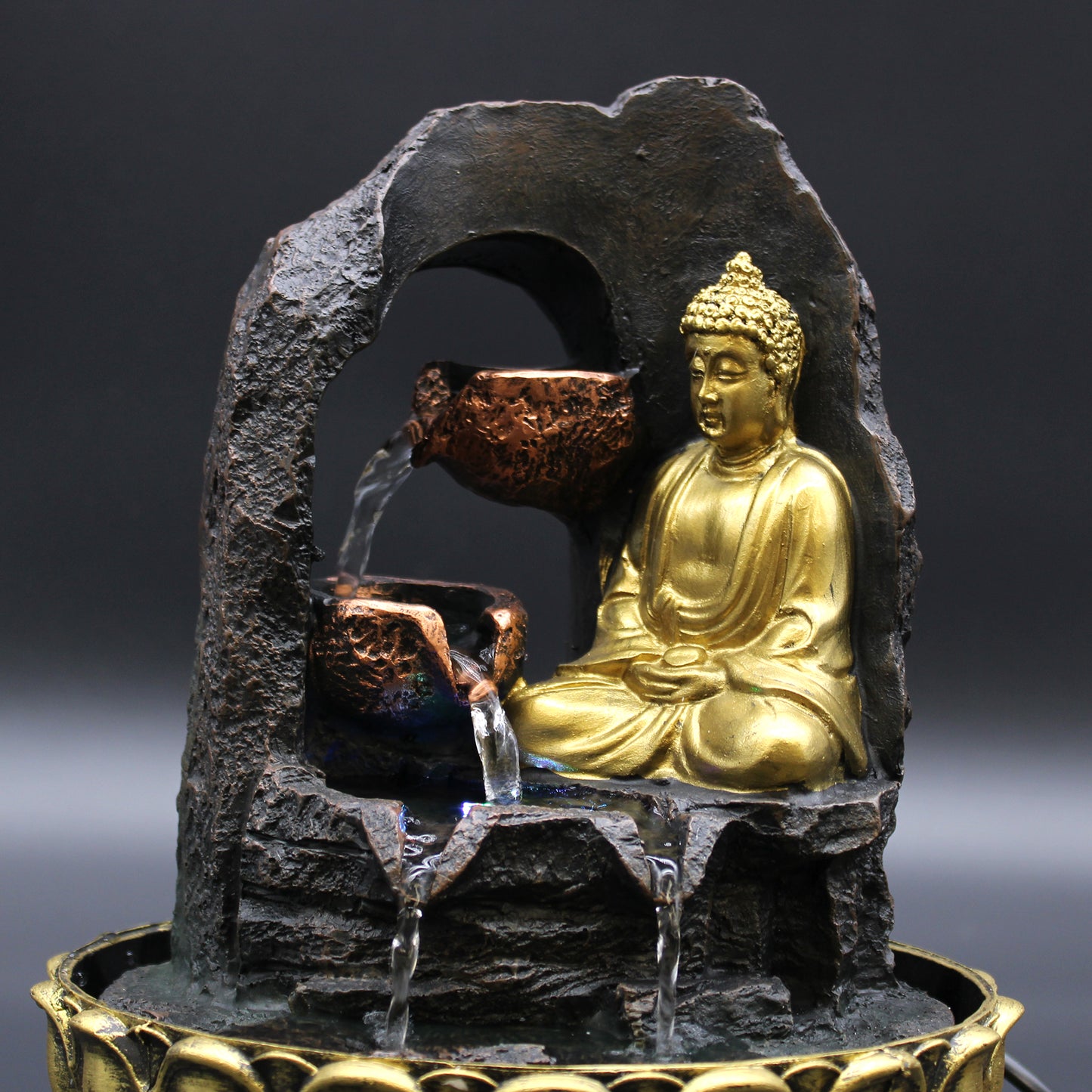 Tisch-Wasserspiel – 30 cm – Goldener meditierender Buddha